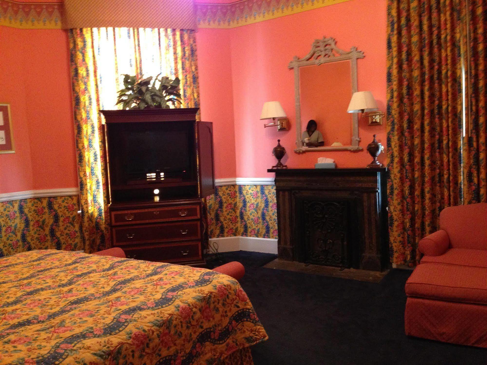 Greenville Inn & Suites エクステリア 写真