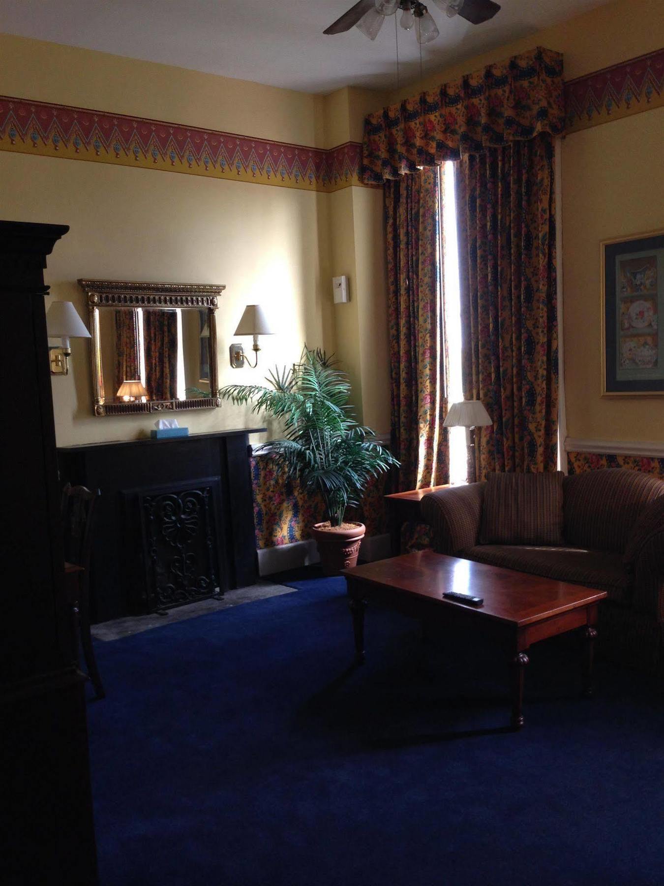 Greenville Inn & Suites エクステリア 写真