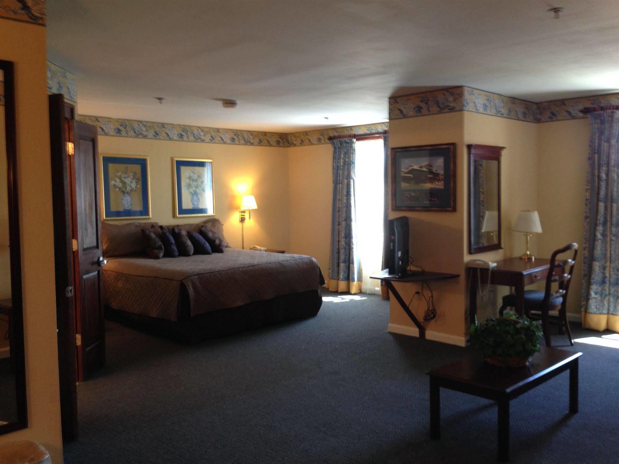 Greenville Inn & Suites エクステリア 写真