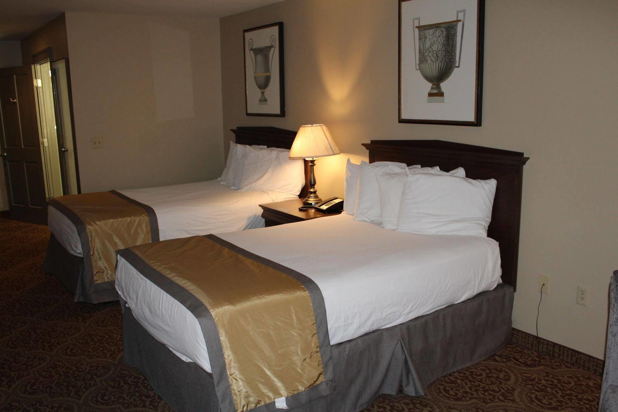 Greenville Inn & Suites エクステリア 写真